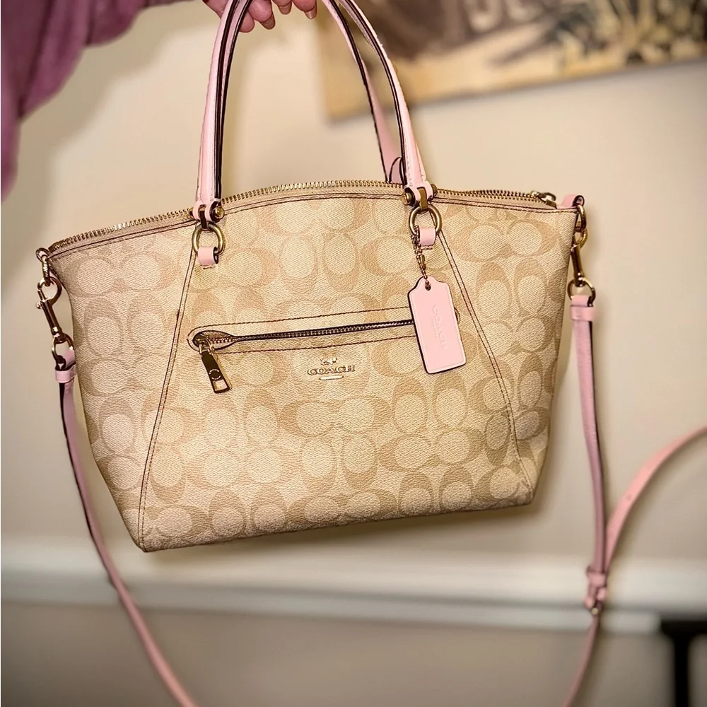 Coach Crossbody purse with large strap - Picture 5 of 5